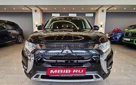 Mitsubishi Outlander III рестайлинг 3, 2022 год, 2 800 000 рублей, 2 фотография