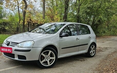 Volkswagen Golf V, 2005 год, 610 000 рублей, 3 фотография