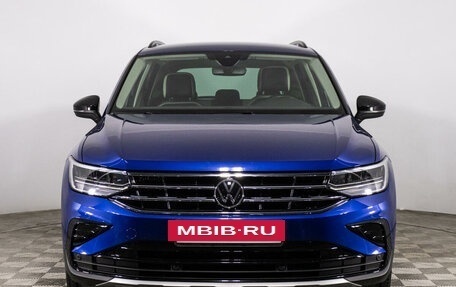 Volkswagen Tiguan II, 2022 год, 3 679 000 рублей, 2 фотография