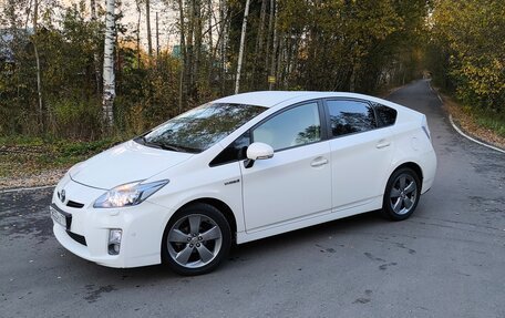 Toyota Prius, 2010 год, 1 350 000 рублей, 2 фотография