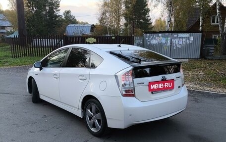 Toyota Prius, 2010 год, 1 350 000 рублей, 3 фотография