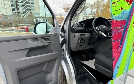 Volkswagen Caravelle T6 рестайлинг, 2021 год, 5 350 000 рублей, 19 фотография