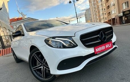 Mercedes-Benz E-Класс, 2018 год, 3 910 000 рублей, 4 фотография