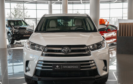 Toyota Highlander III, 2017 год, 4 350 000 рублей, 3 фотография