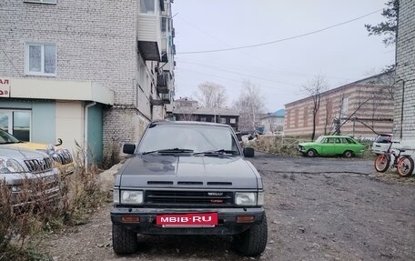 Nissan Terrano II рестайлинг, 1993 год, 550 000 рублей, 2 фотография