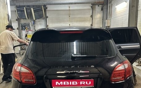 Porsche Cayenne III, 2010 год, 2 350 000 рублей, 2 фотография