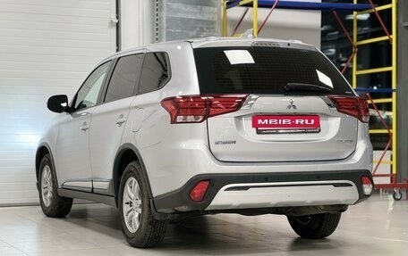 Mitsubishi Outlander III рестайлинг 3, 2018 год, 2 380 000 рублей, 6 фотография