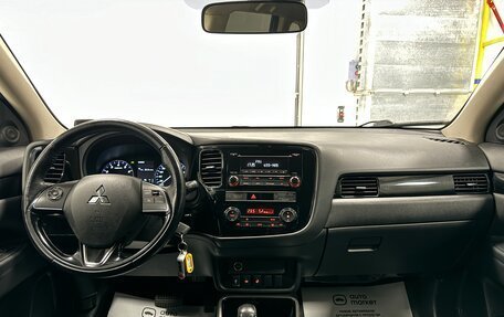 Mitsubishi Outlander III рестайлинг 3, 2018 год, 2 380 000 рублей, 19 фотография