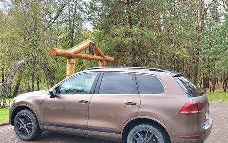 Volkswagen Touareg III, 2011 год, 2 100 000 рублей, 4 фотография