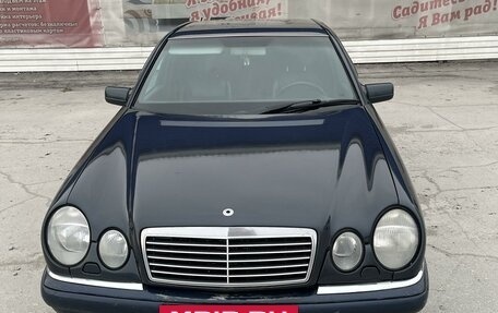 Mercedes-Benz E-Класс, 1998 год, 770 000 рублей, 3 фотография