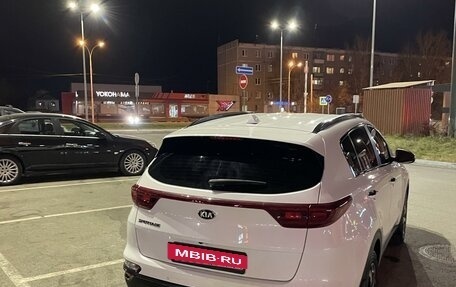 KIA Sportage IV рестайлинг, 2020 год, 2 700 000 рублей, 4 фотография