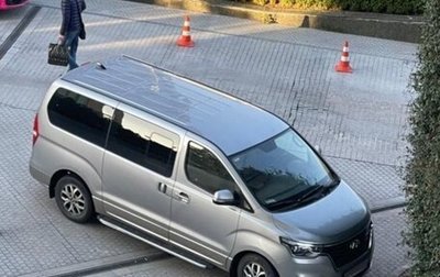 Hyundai H-1 II рестайлинг, 2018 год, 3 400 000 рублей, 1 фотография