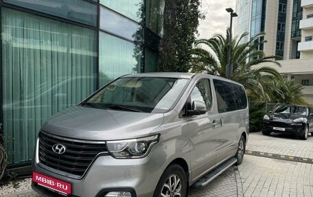 Hyundai H-1 II рестайлинг, 2018 год, 3 400 000 рублей, 4 фотография