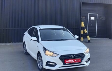 Hyundai Solaris II рестайлинг, 2018 год, 1 300 000 рублей, 1 фотография