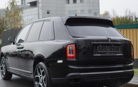 Rolls-Royce Cullinan, 2024 год, 67 000 000 рублей, 13 фотография