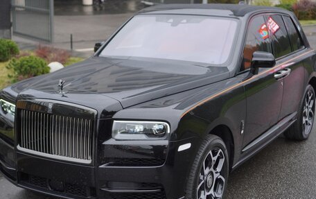 Rolls-Royce Cullinan, 2024 год, 67 000 000 рублей, 16 фотография