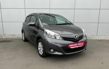 Toyota Vitz, 2012 год, 899 000 рублей, 3 фотография