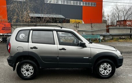 Chevrolet Niva I рестайлинг, 2015 год, 599 000 рублей, 4 фотография