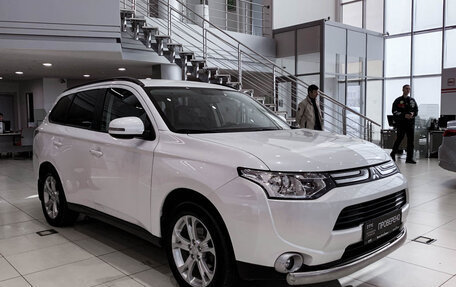 Mitsubishi Outlander III рестайлинг 3, 2012 год, 1 650 000 рублей, 3 фотография