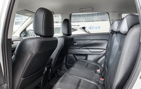 Mitsubishi Outlander III рестайлинг 3, 2012 год, 1 650 000 рублей, 12 фотография