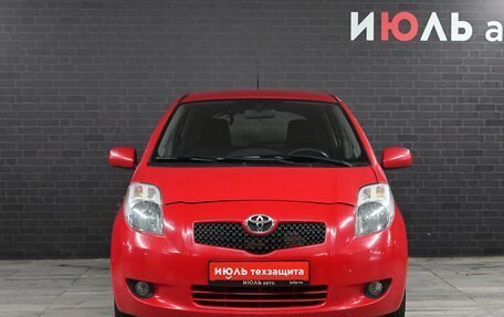 Toyota Yaris III рестайлинг, 2007 год, 690 000 рублей, 2 фотография