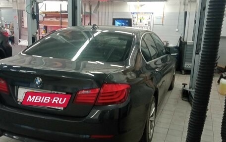 BMW 5 серия, 2010 год, 1 620 000 рублей, 3 фотография