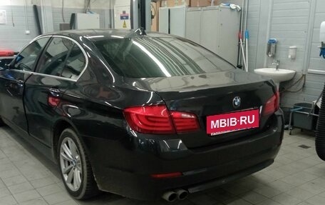 BMW 5 серия, 2010 год, 1 620 000 рублей, 4 фотография