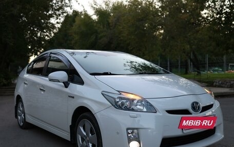 Toyota Prius, 2010 год, 1 380 000 рублей, 11 фотография