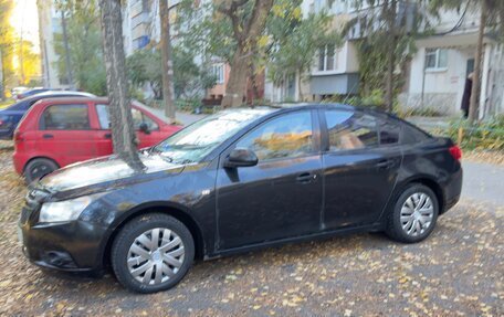 Chevrolet Cruze II, 2010 год, 335 000 рублей, 2 фотография