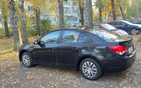 Chevrolet Cruze II, 2010 год, 335 000 рублей, 4 фотография