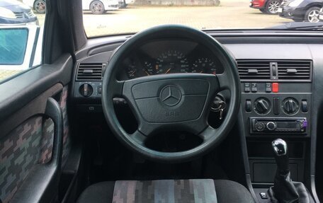 Mercedes-Benz C-Класс, 1995 год, 410 000 рублей, 16 фотография