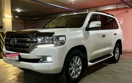 Toyota Land Cruiser 200, 2018 год, 6 450 000 рублей, 3 фотография