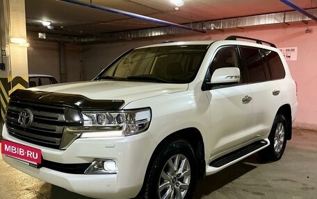 Toyota Land Cruiser 200, 2018 год, 6 450 000 рублей, 16 фотография