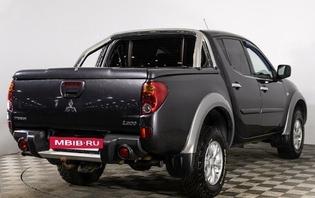 Mitsubishi L200 IV рестайлинг, 2013 год, 1 989 000 рублей, 5 фотография