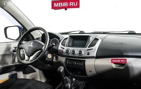 Mitsubishi L200 IV рестайлинг, 2013 год, 1 989 000 рублей, 9 фотография