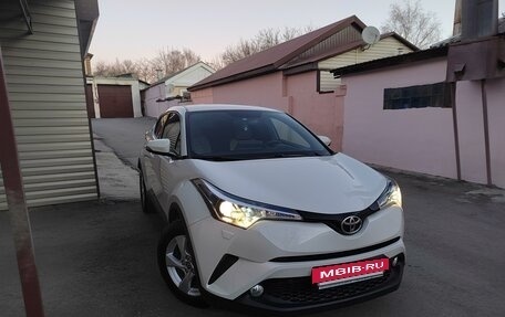 Toyota C-HR I рестайлинг, 2019 год, 2 950 000 рублей, 6 фотография