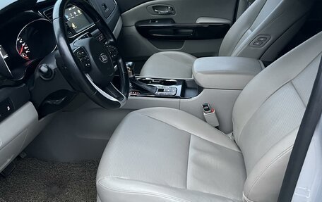 KIA Carnival III, 2018 год, 3 100 000 рублей, 2 фотография