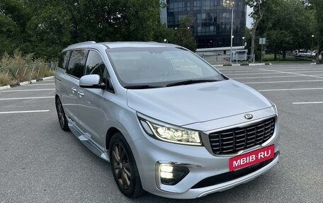 KIA Carnival III, 2018 год, 3 100 000 рублей, 8 фотография