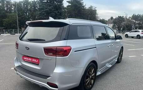 KIA Carnival III, 2018 год, 3 100 000 рублей, 12 фотография