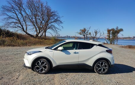 Toyota C-HR I рестайлинг, 2018 год, 2 100 000 рублей, 2 фотография