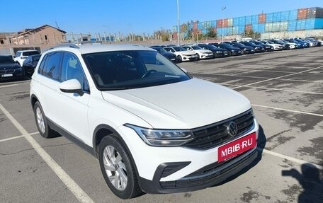 Volkswagen Tiguan II, 2021 год, 2 925 000 рублей, 3 фотография