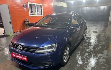 Volkswagen Jetta VI, 2011 год, 950 000 рублей, 1 фотография