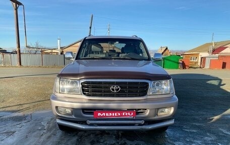 Toyota Land Cruiser 100 рестайлинг 2, 2000 год, 1 600 000 рублей, 2 фотография