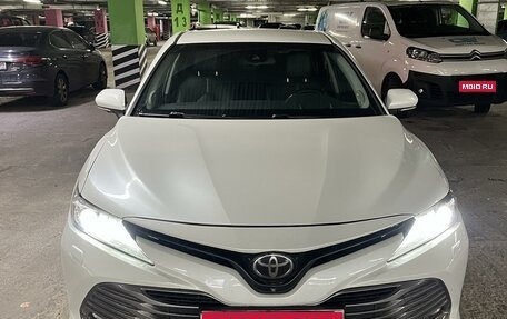 Toyota Camry, 2018 год, 2 950 000 рублей, 1 фотография