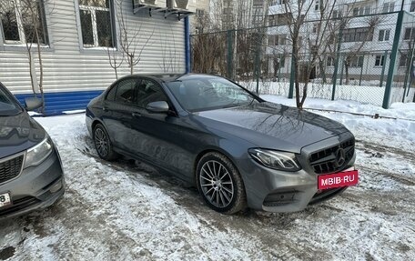 Mercedes-Benz E-Класс, 2018 год, 3 550 000 рублей, 32 фотография