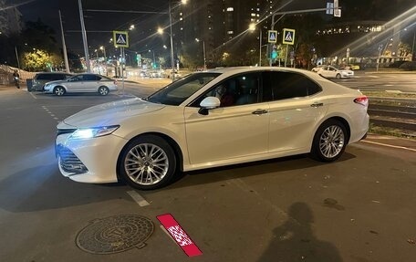 Toyota Camry, 2018 год, 2 950 000 рублей, 3 фотография