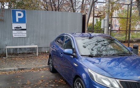 KIA Rio III рестайлинг, 2011 год, 750 000 рублей, 2 фотография