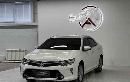 Toyota Camry, 2017 год, 2 435 000 рублей, 2 фотография