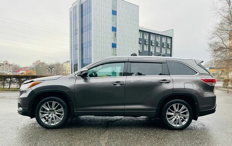 Toyota Highlander III, 2013 год, 3 149 000 рублей, 9 фотография