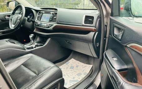 Toyota Highlander III, 2013 год, 3 149 000 рублей, 13 фотография